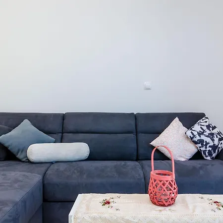 Barbara - Two Bedroom Ston