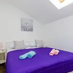 Barbara - Two Bedroom Ferienhaus
