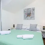 Barbara - Two Bedroom Ston