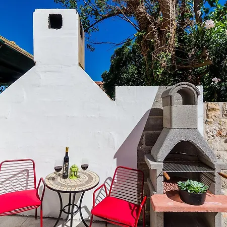 Barbara - Two Bedroom * Ston